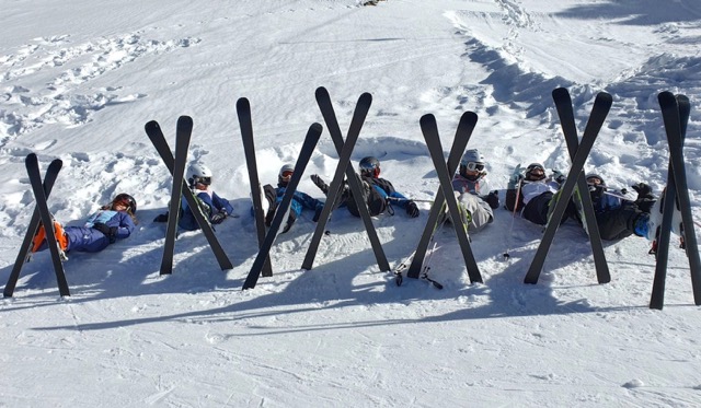 Colonie de vacances de ski chez les Helvètes 