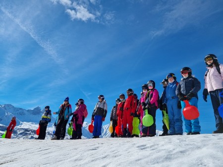 Ski, luge et boule de neige