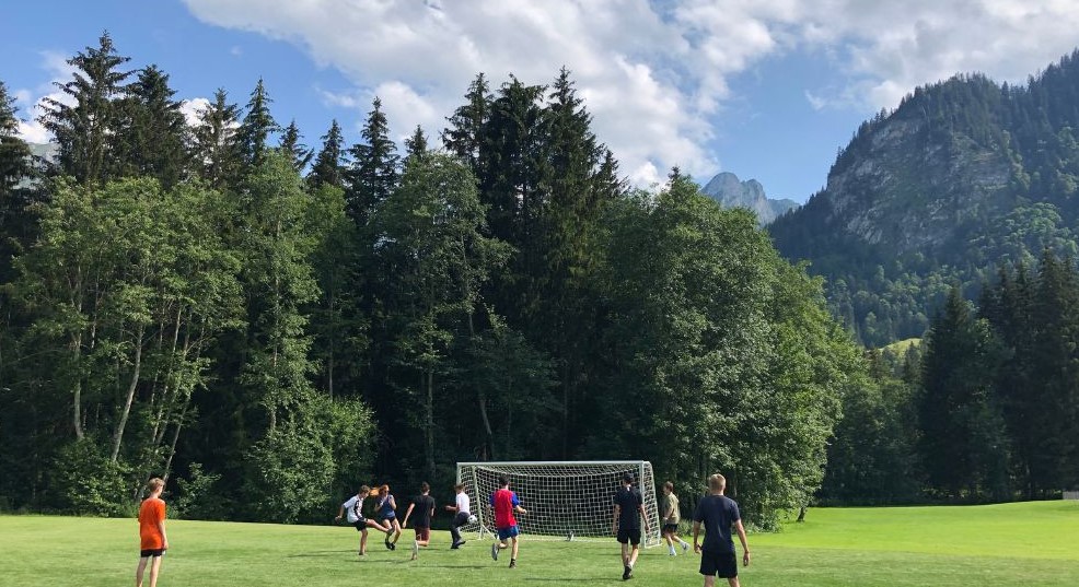 Camp de football et cours d'anglais - Image 3