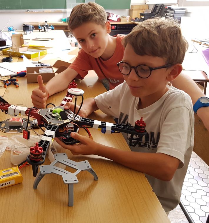 Robot et Drone - Image 1