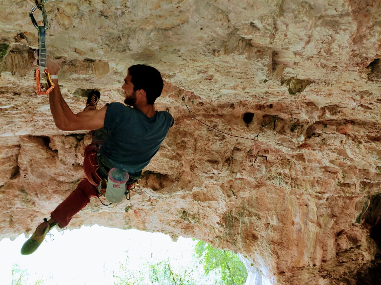 100% Escalade - Image 3