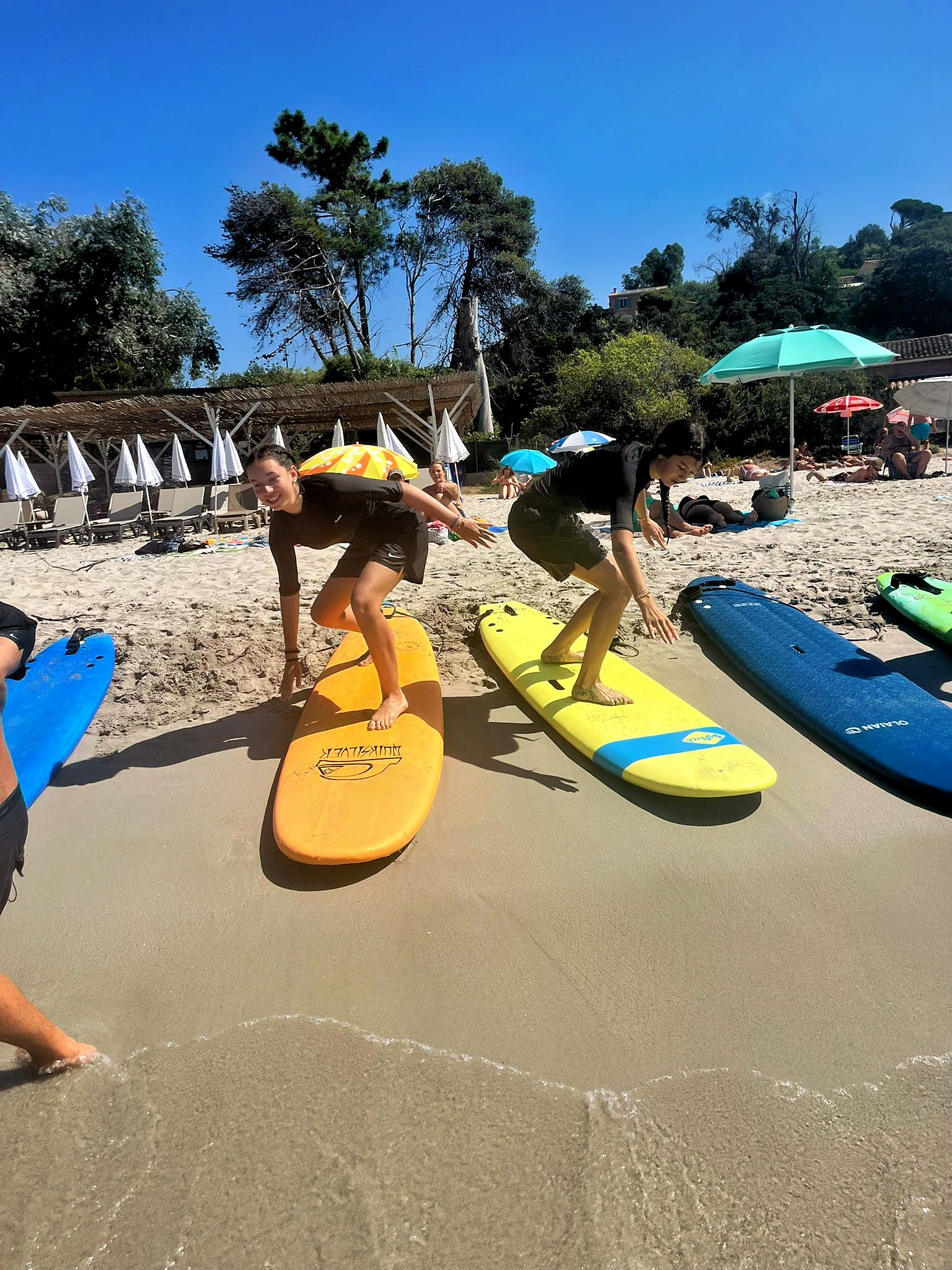 Surf dans la baie d’Hendaye