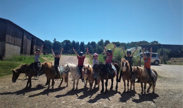 Colonie de vacances à la Ferme et avec les poneys