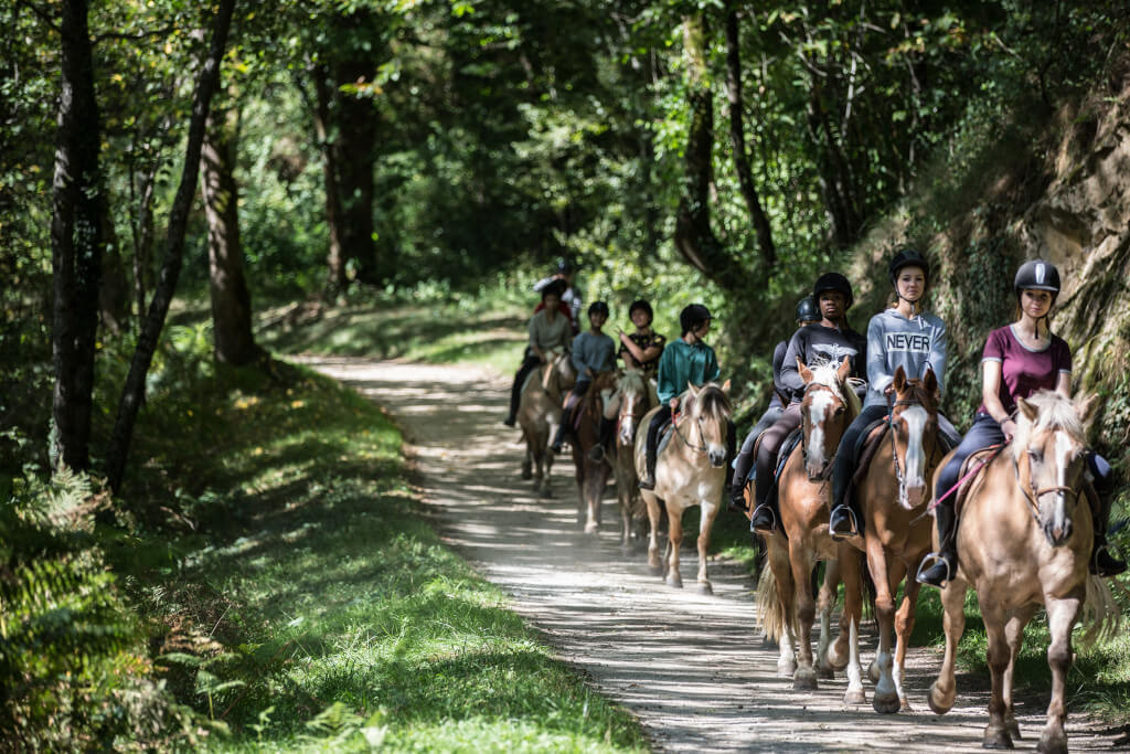 Colonie équitation loisir et magie en Charente 