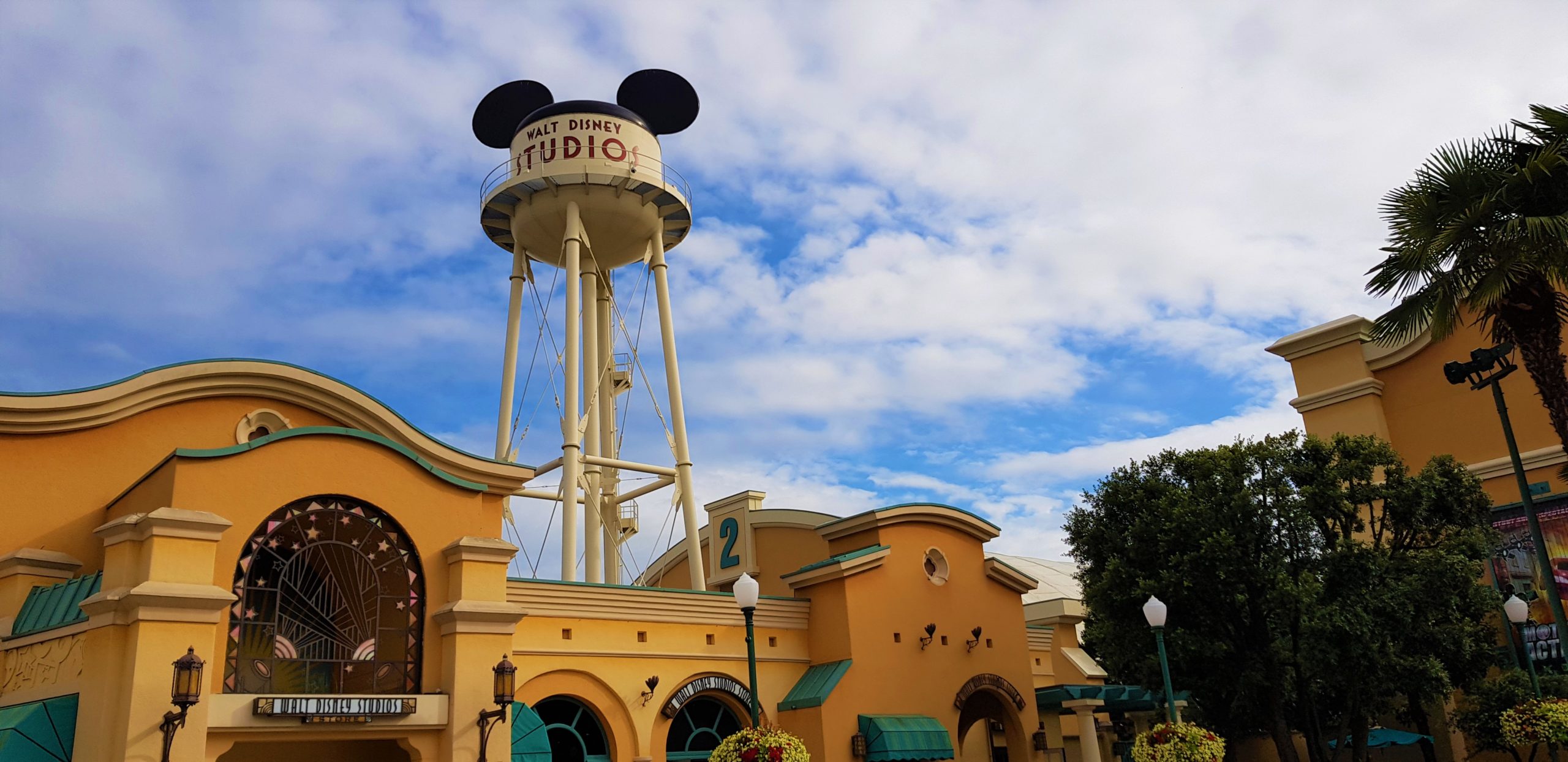 Futuroscope + Disneyland Paris - Image 2