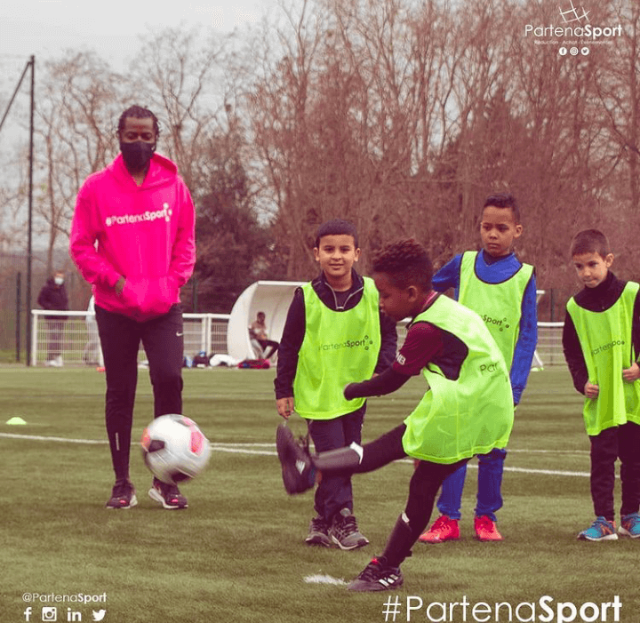 Colonie de vacances foot sous un autre angle 12/15 ans