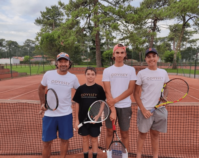 Junior Tour : stages tennis intensif + tournois